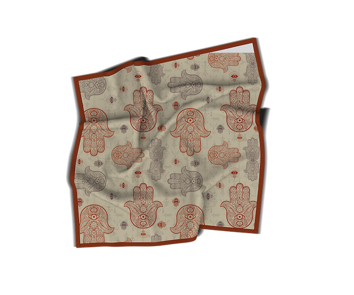 Carré en Soie Technique | Collection Berbère | Khmissa – Ombre Sacrée – Rouge & Lavande